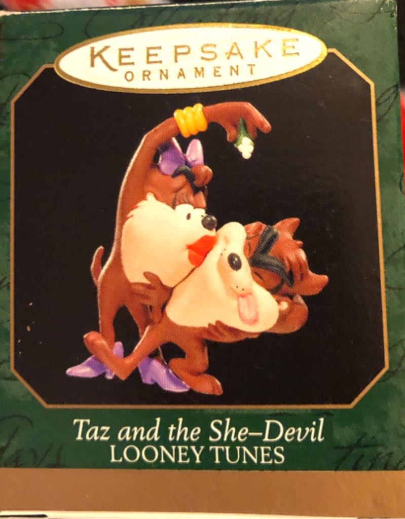 Maxine The Crabby Caroler 