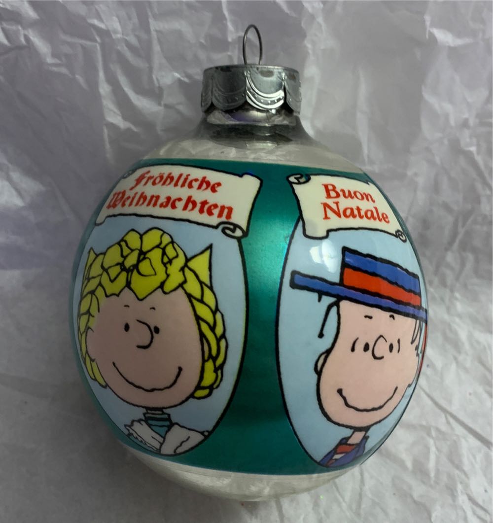 Peanuts Glass Ball 1993 - The Peanuts Gang (Peanuts) ornament collectible [Barcode 015012032338] - Main Image 3