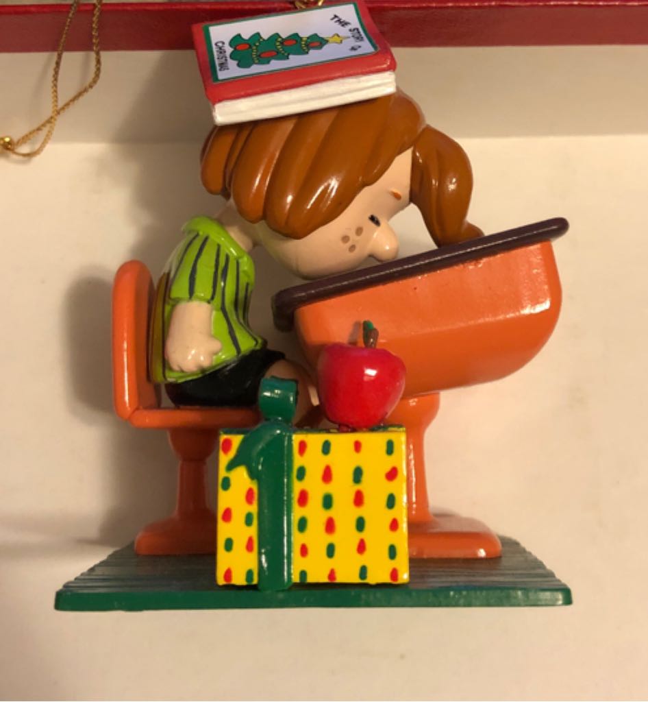 Peppermint Patty At Desk - Charlie Brown And The Peanuts Gang (Peanuts) ornament collectible - Main Image 1