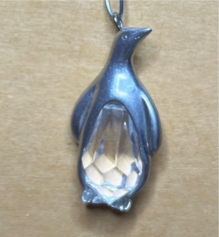 (Crystal) Precious Penguin QXM6104 - Precious Edition (Hallmark Keepsake Miniature) ornament collectible [Barcode 015012569377] - Main Image 3