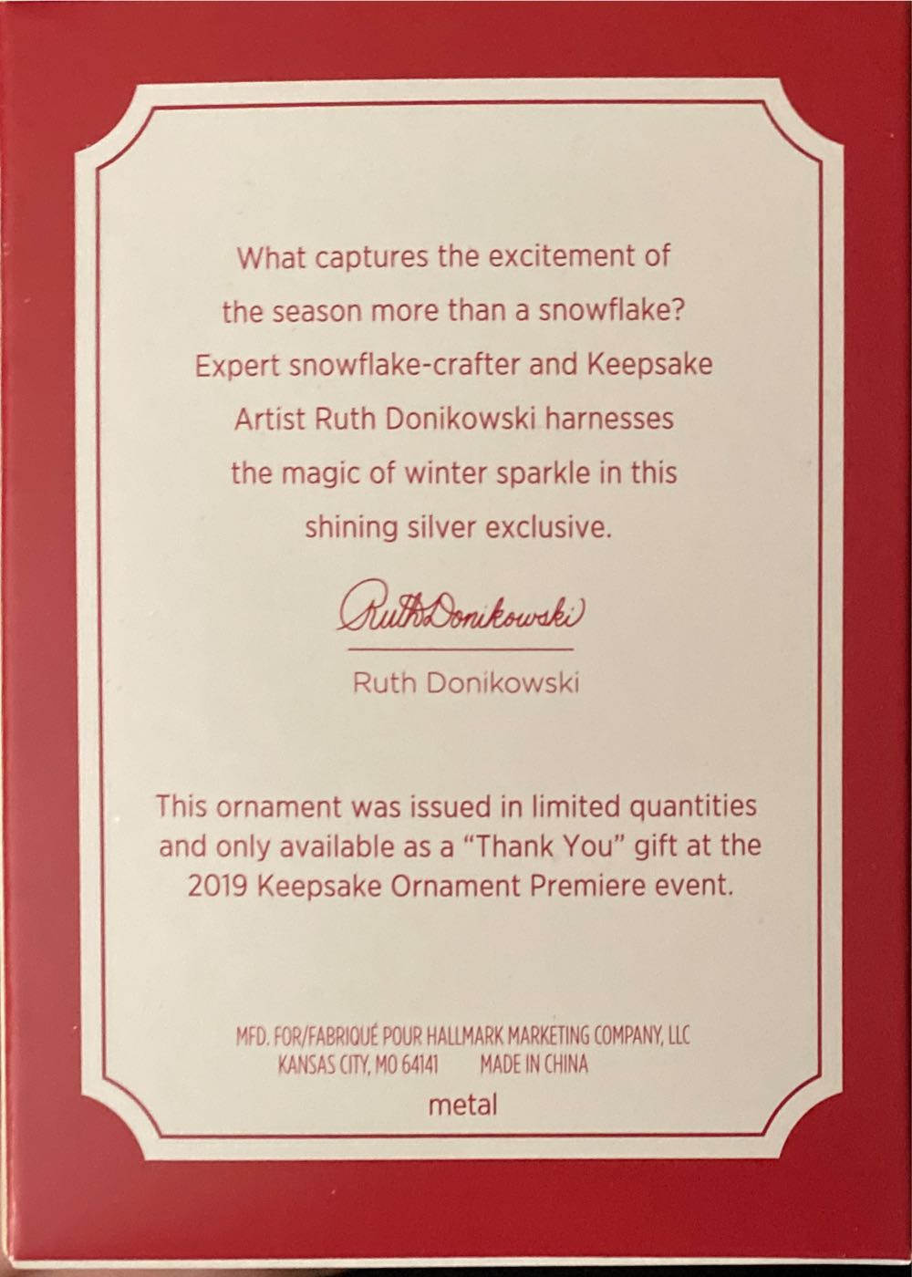 A Glistening Gift For You - Snowflake (Member Exclusive) ornament collectible [Barcode 763795535200] - Main Image 2