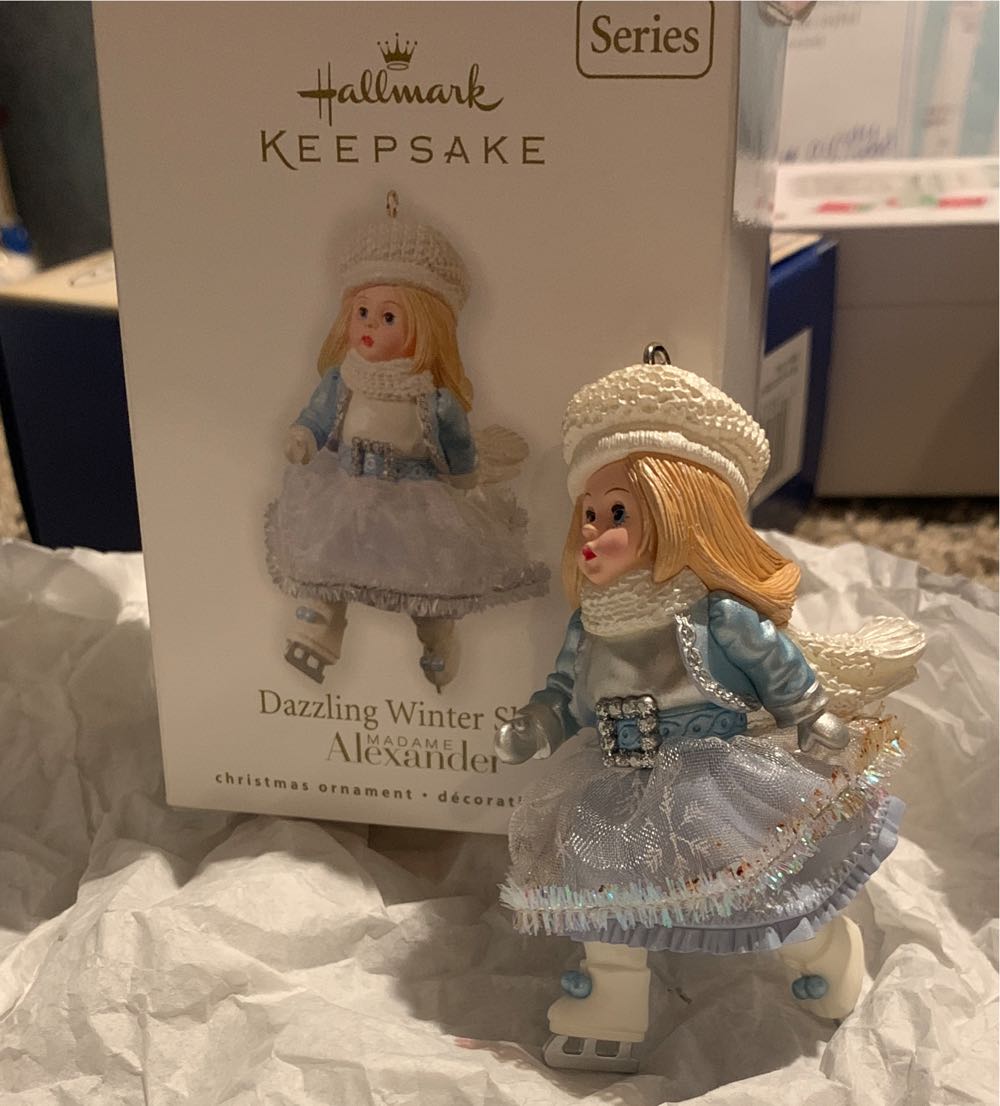 MA#15 Dazzling Winter Skater - Madame Alexander (Madame Alexander) ornament collectible [Barcode 795902133740] - Main Image 3