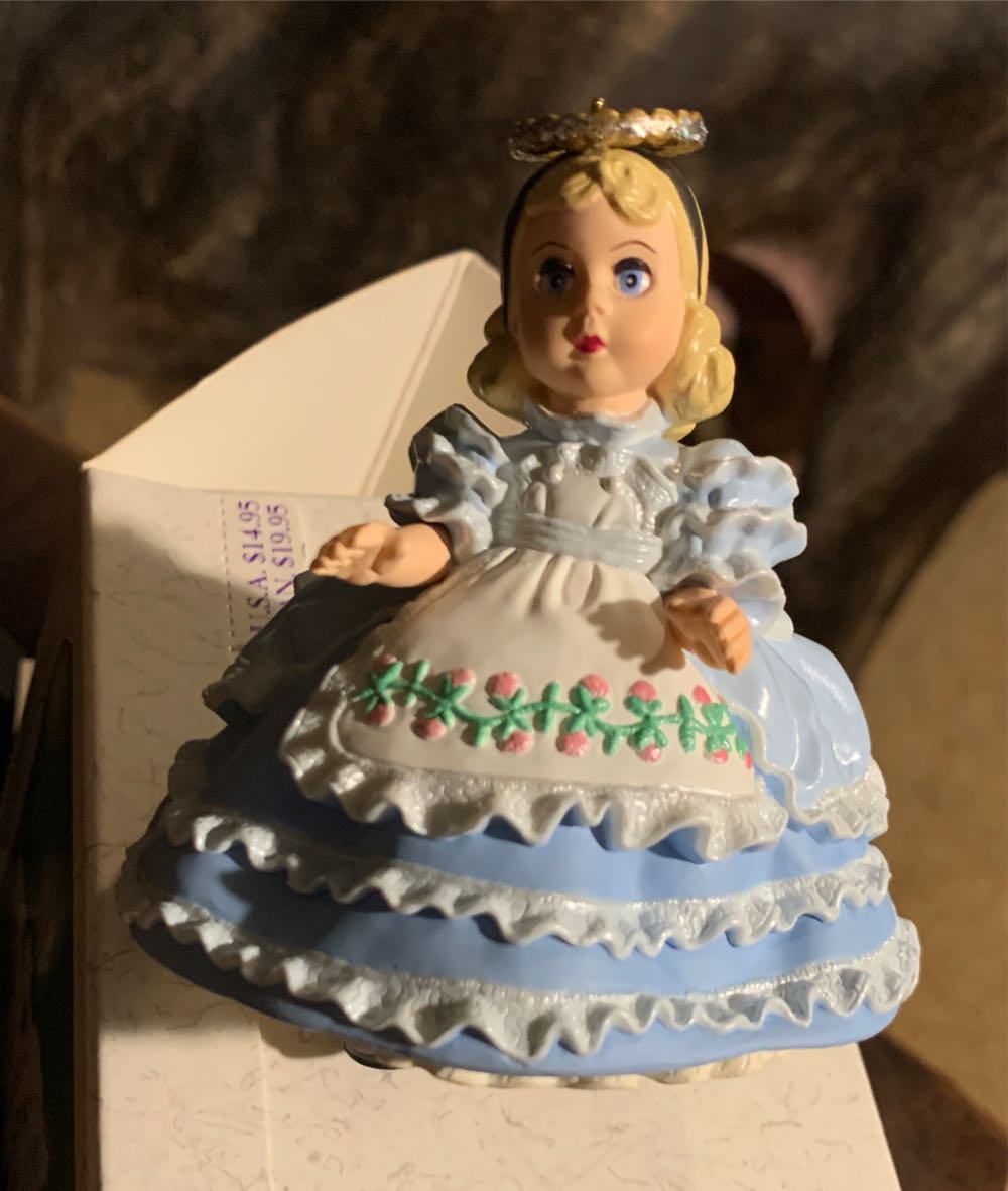 Alice In Wonderland - Madame Alexander (Madame Alexander) ornament collectible [Barcode 015012554823] - Main Image 3