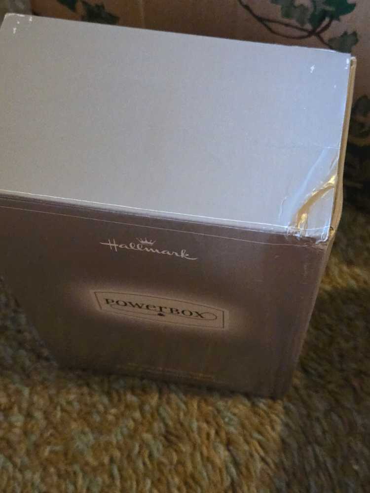 Powerbox - Hallmark Illuminations (Hallmark Powerbox) ornament collectible [Barcode 015012897012] - Main Image 4