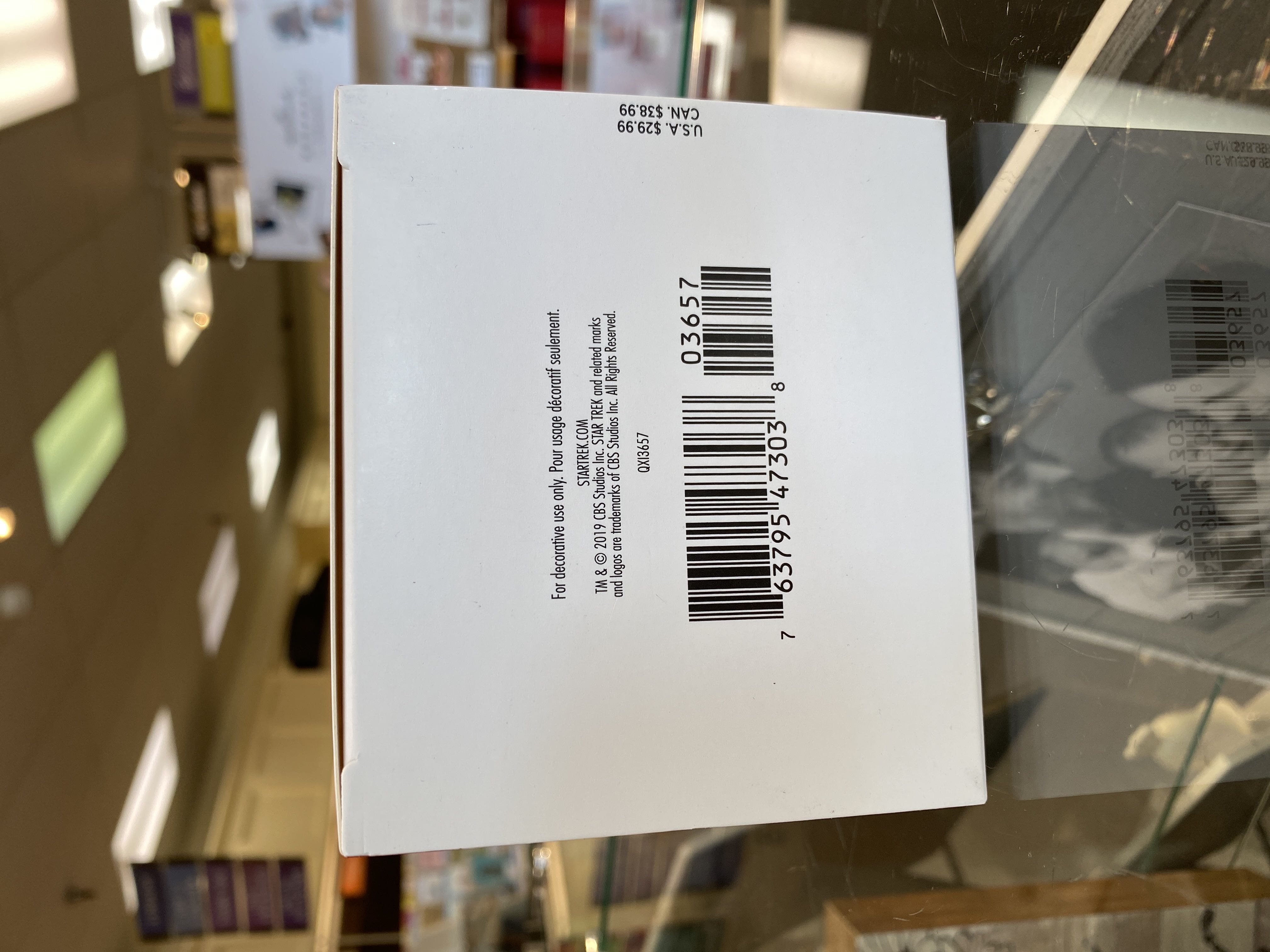 ST:DISC - “COMMANDER SARU & MICHAEL BURNHAM” - Star Trek: Discovery (MAGIC: Sound) ornament collectible [Barcode 763795473038] - Main Image 2