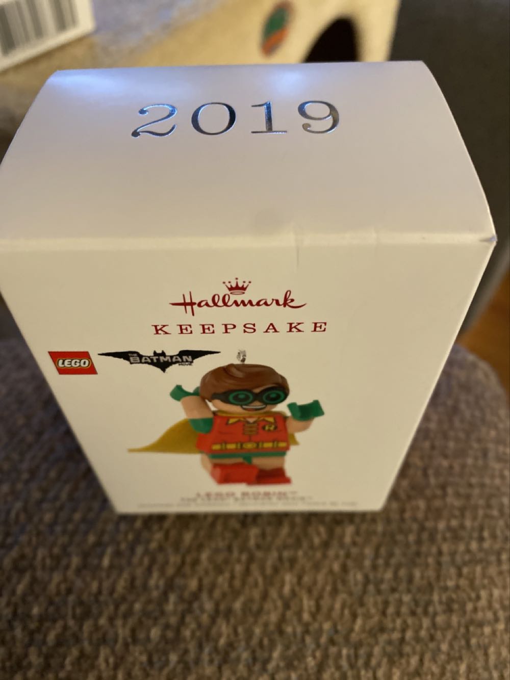 LEGO Robin - The Lego Batman Movie (Superheroes) ornament collectible [Barcode 763795417575] - Main Image 3