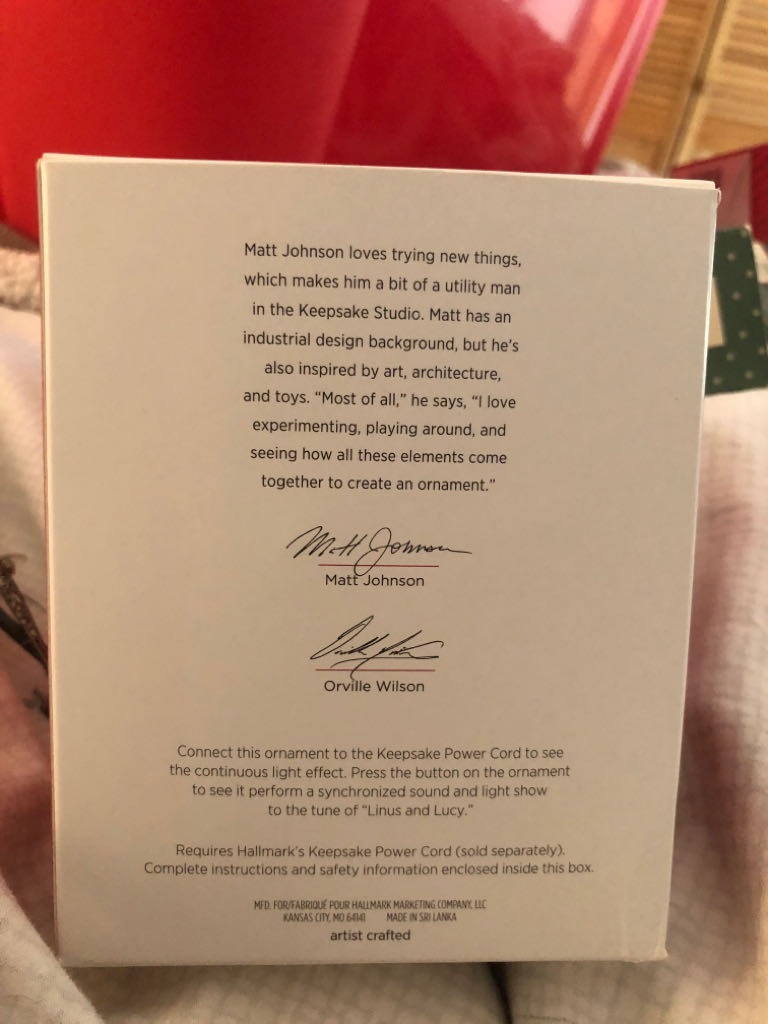 Merriest House in Town - The Peanuts Gang (Winter) ornament collectible [Barcode 763795474097] - Main Image 2