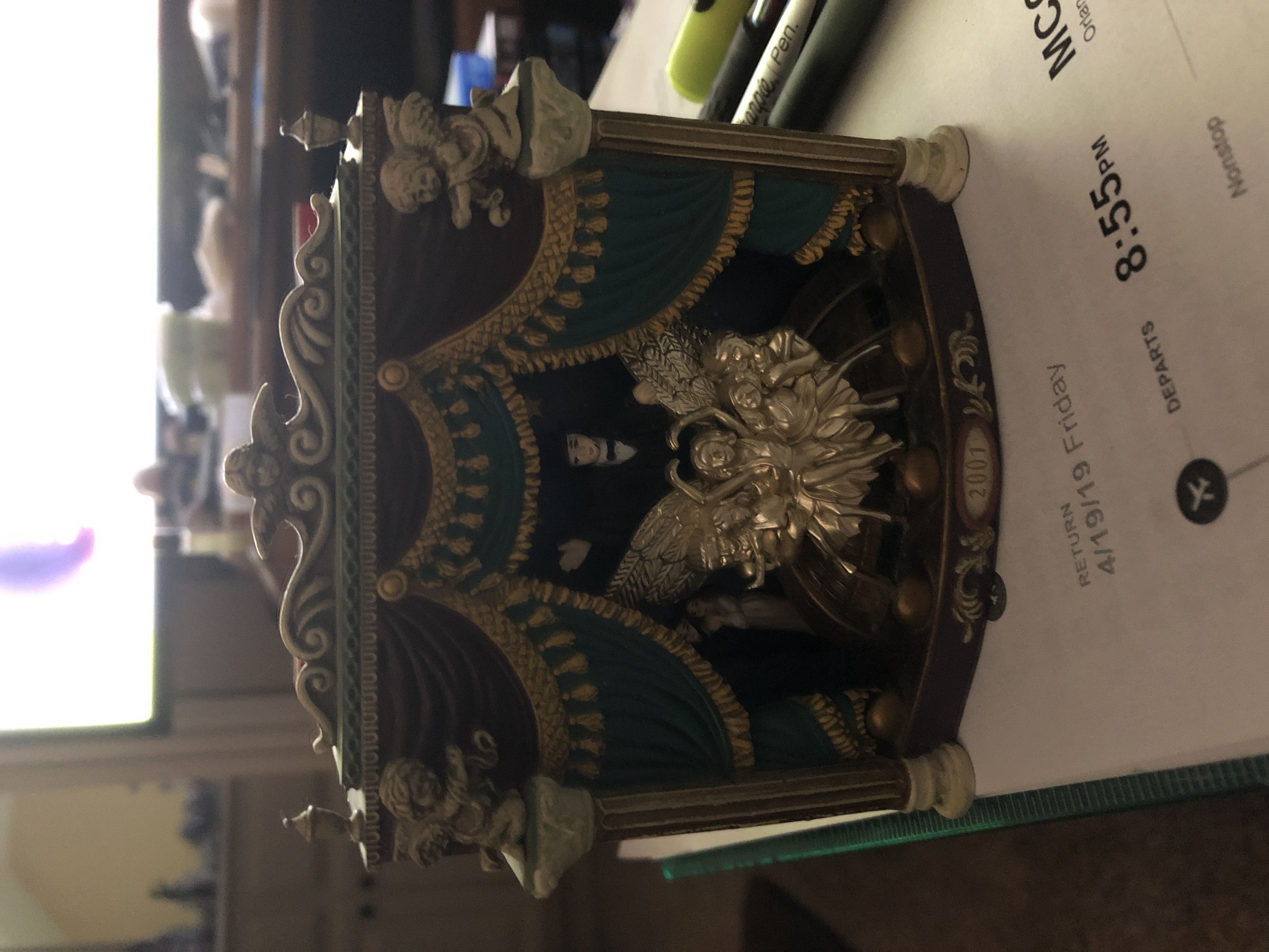 Clear Onions With Pink Flowers And White Spirals  On Top