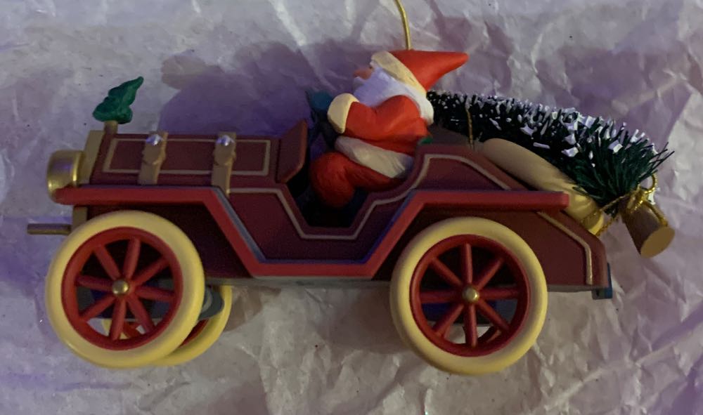17 - Santa’s Roadster - Here Comes Santa (Santa) ornament collectible [Barcode 015012181098] - Main Image 3