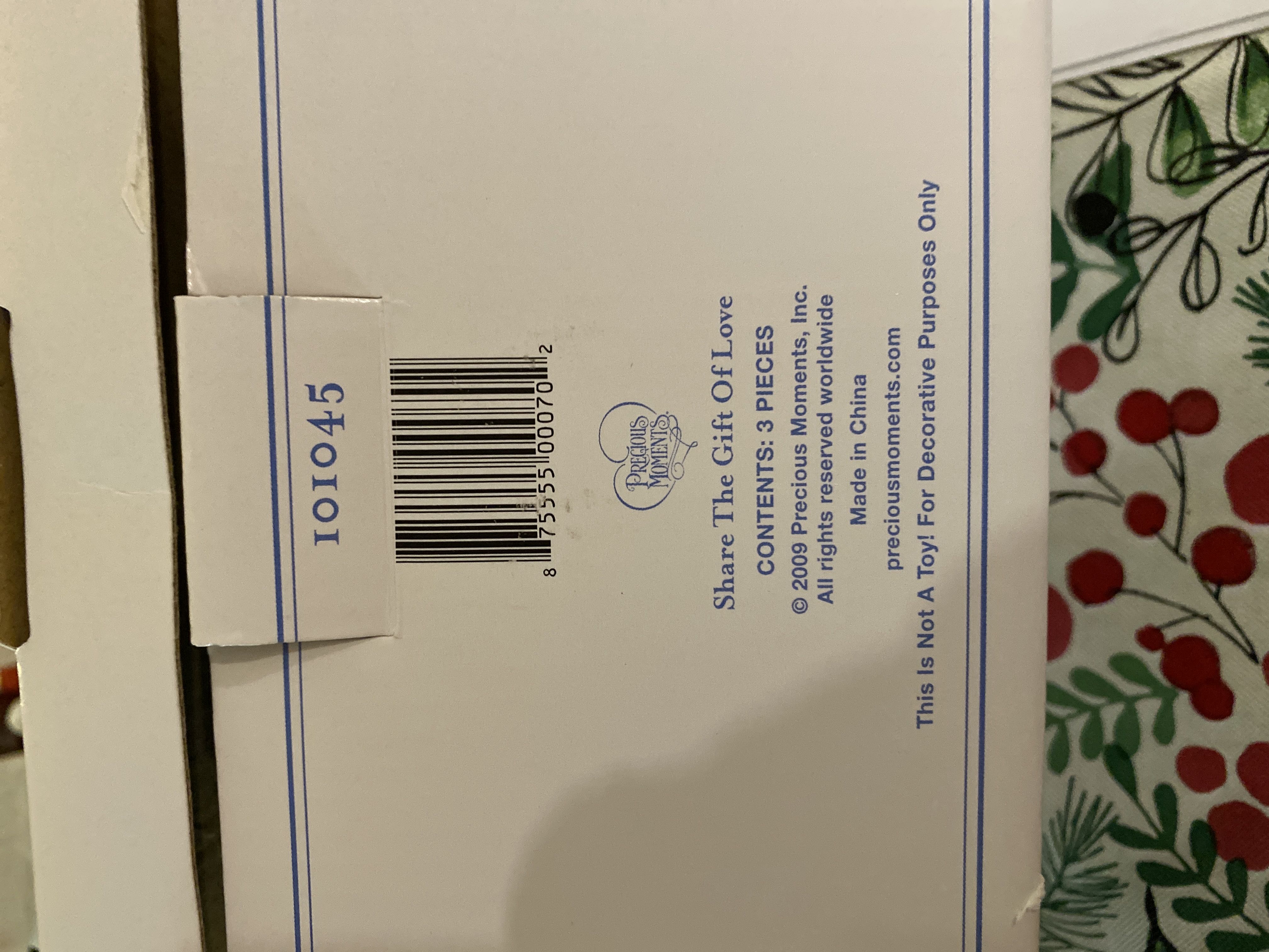 Share The Gift Of Love - Tree 2010 Marking (Nativity) ornament collectible [Barcode 875555000702] - Main Image 2