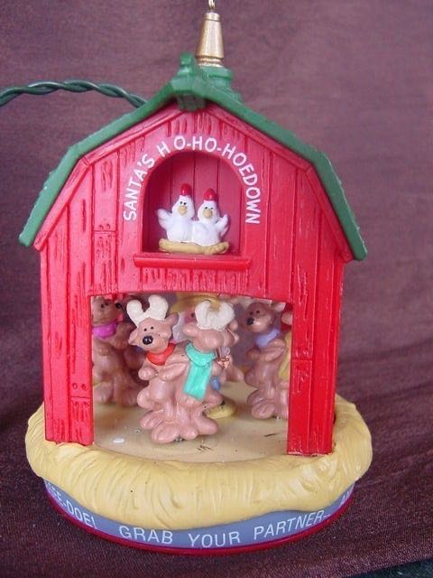 Santa’s Ho-Ho-Hoedown - Magic - Light And Motion (Magic Light And Motion) ornament collectible [Barcode 070000027550] - Main Image 2