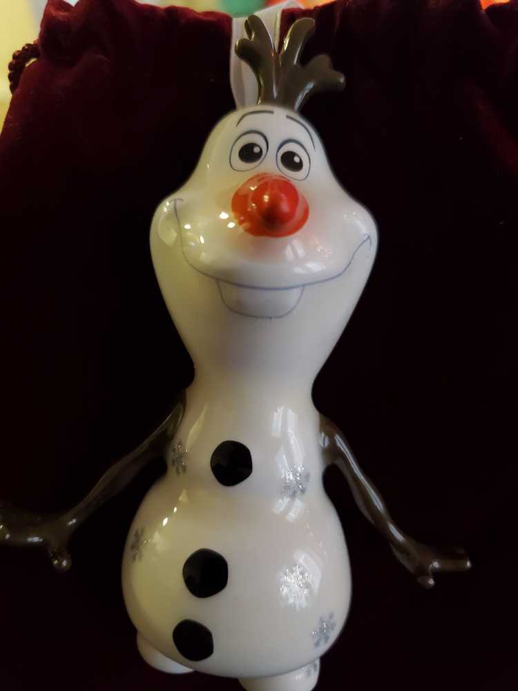 Deck The Doghouse, Snoopy