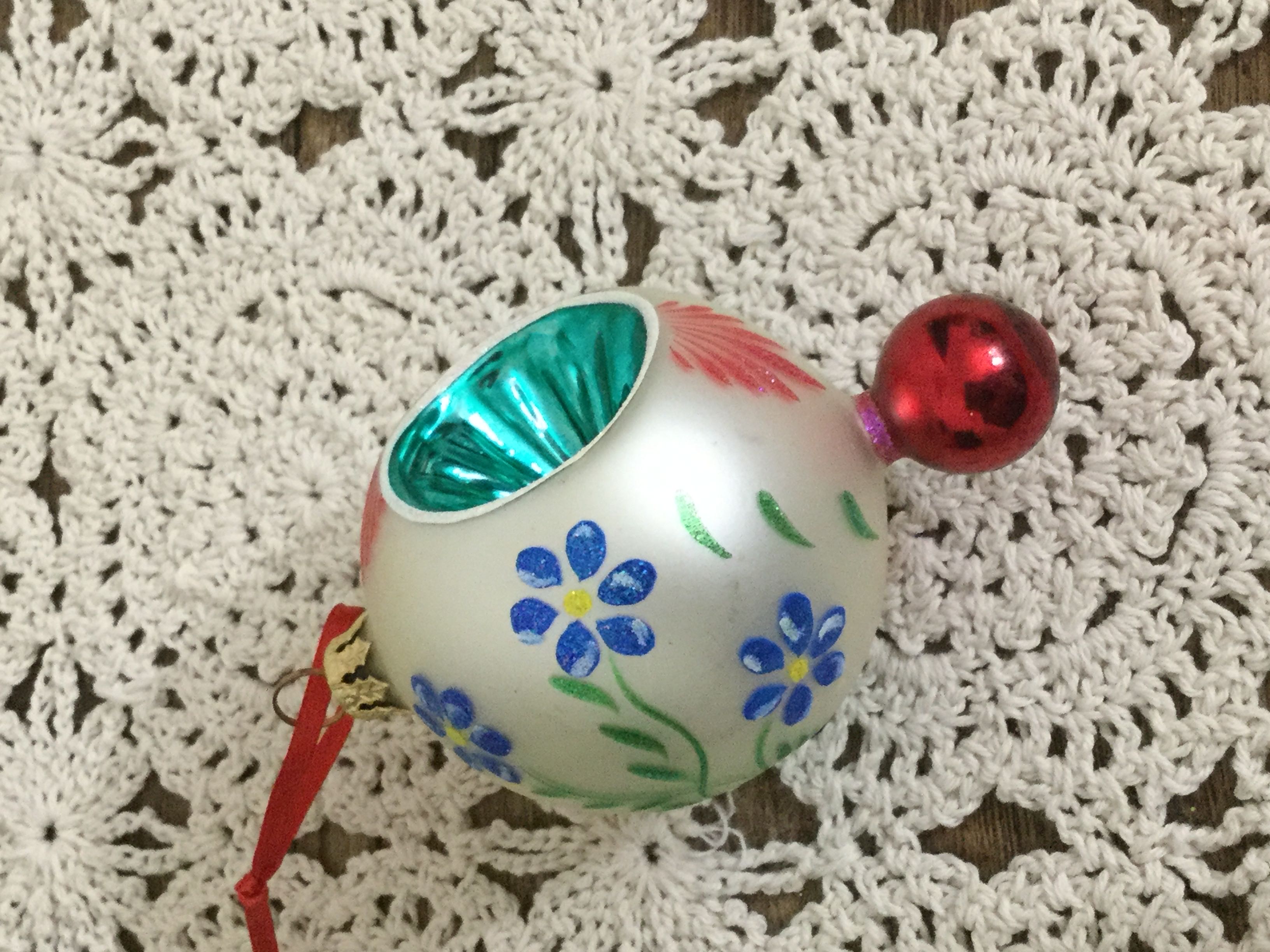 CR Silver ball with green reflector and red ball at bottom  ornament collectible - Main Image 2