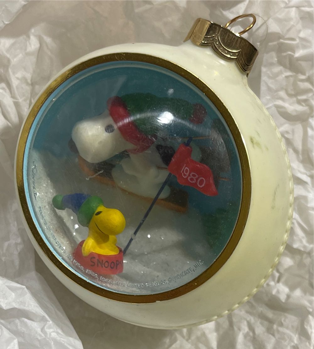 Snoopy 1980  ornament collectible - Main Image 1