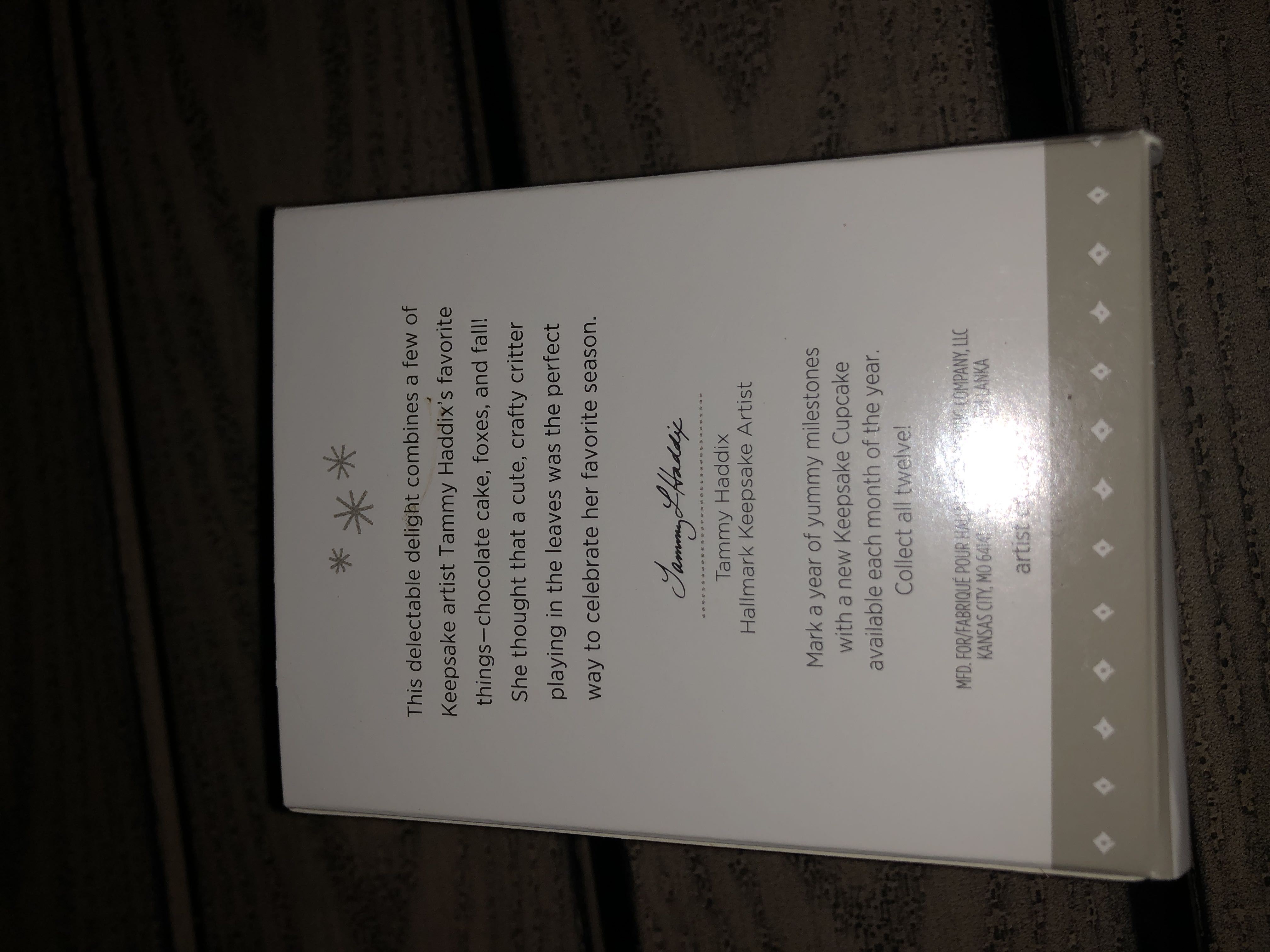 Keepsake Cupcakes #2 Sly And Sweet - Monthly Keepsake Cupcakes (Cupcake) ornament collectible [Barcode 763795982738] - Main Image 2