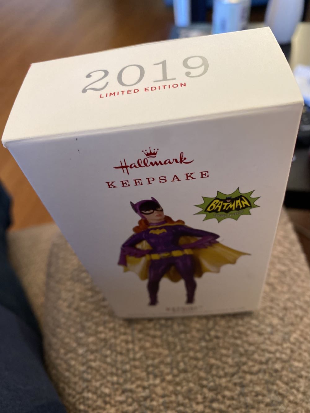 Batman: Batgirl 2019 Ornament - Batman Classic TV Series (Batgirl) ornament collectible [Barcode 763795409693] - Main Image 3