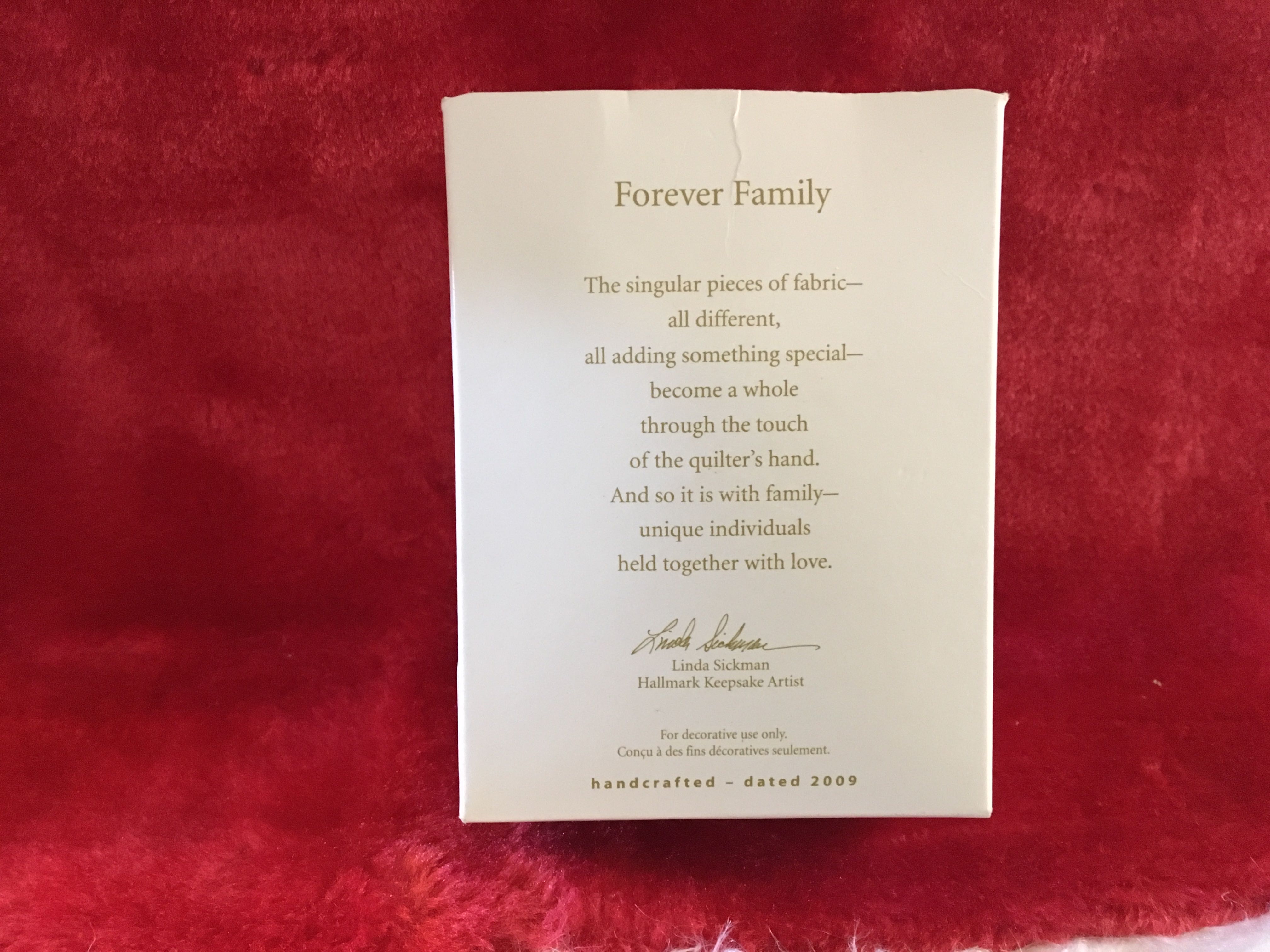 Forever Family  (Family) ornament collectible [Barcode 795902087258] - Main Image 2