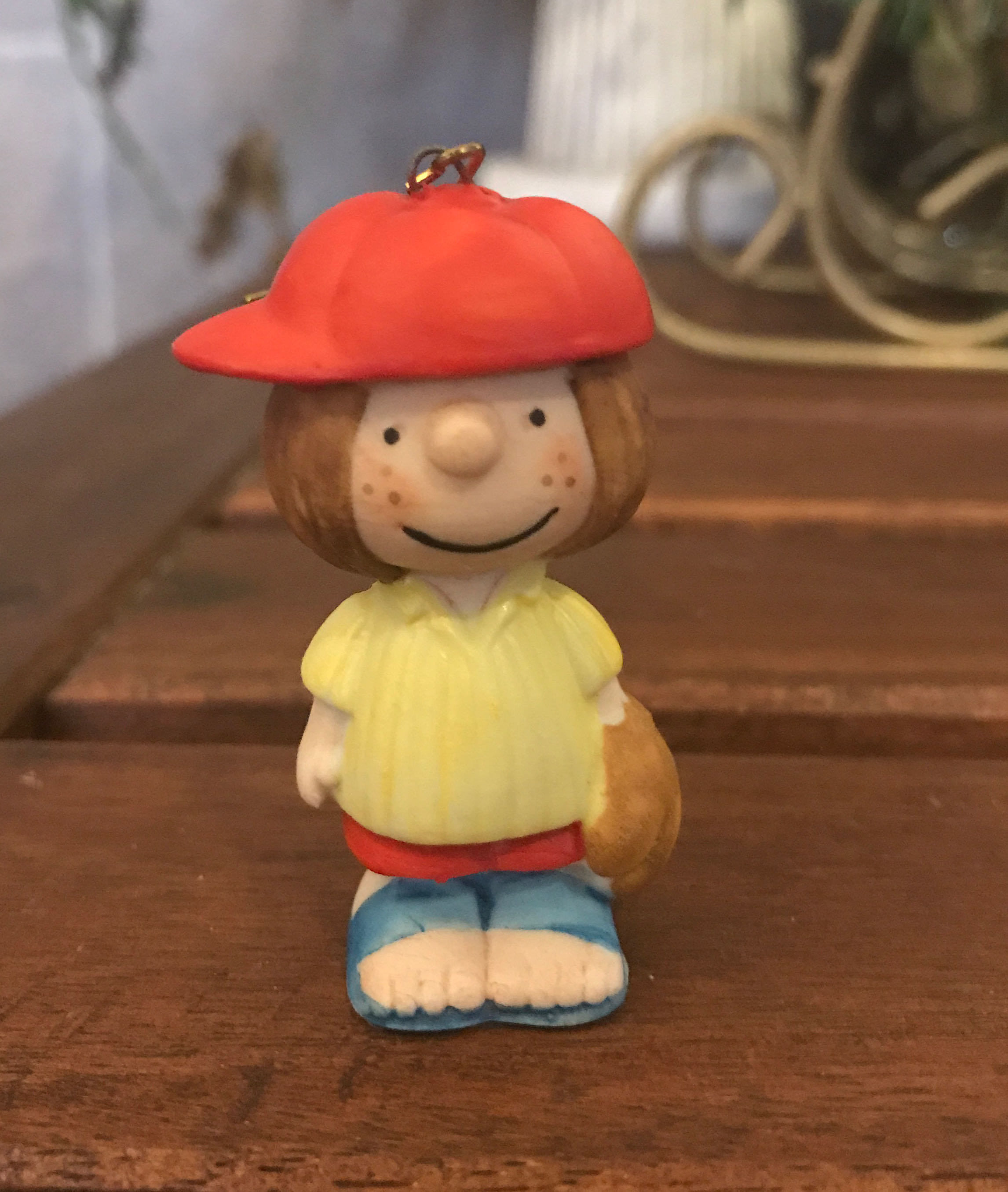 Snowbabies: Miniature Holding Star With Diamond