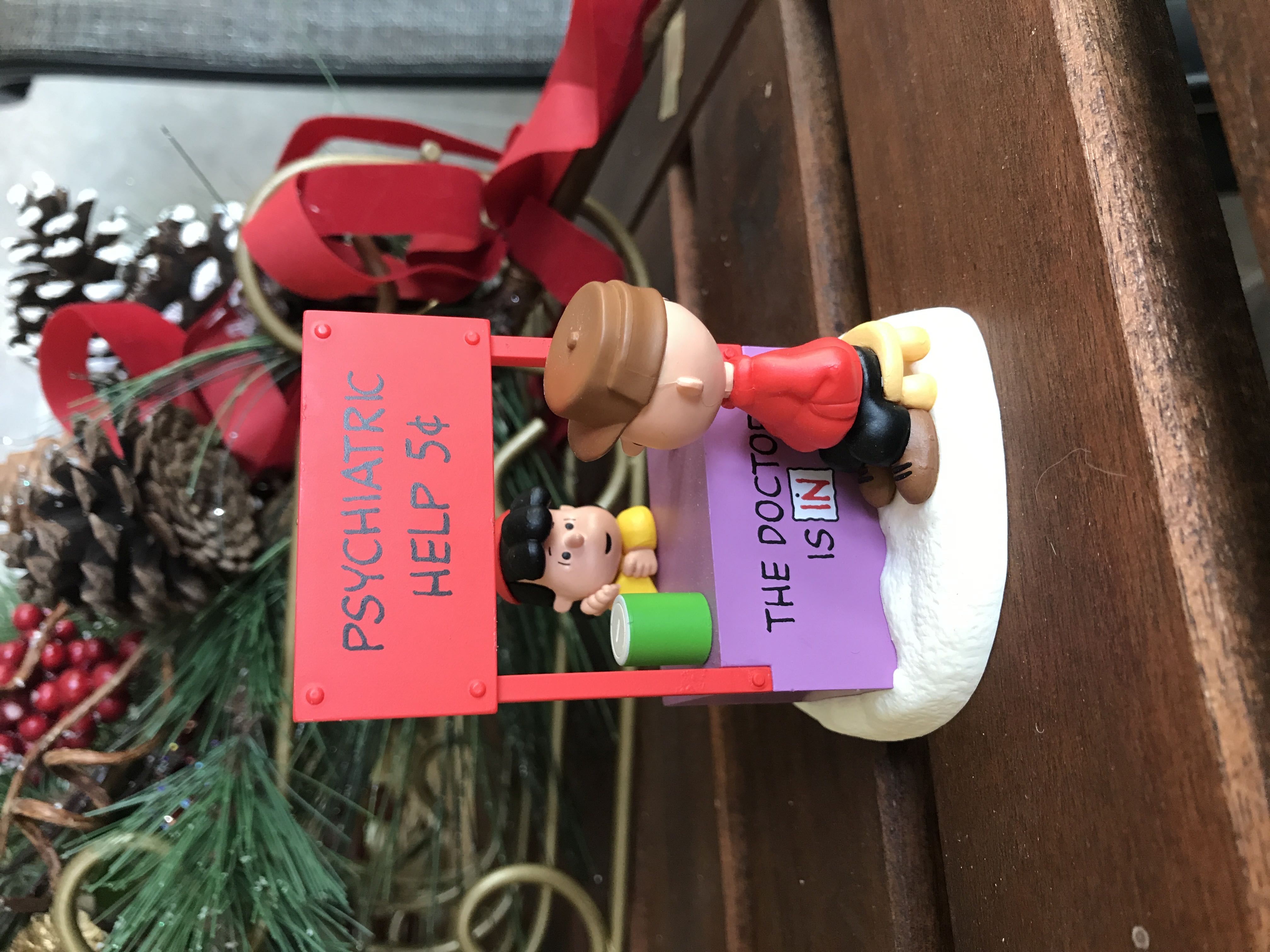 Doctor Is In - The Peanuts Gang (Peanuts) ornament collectible - Main Image 2