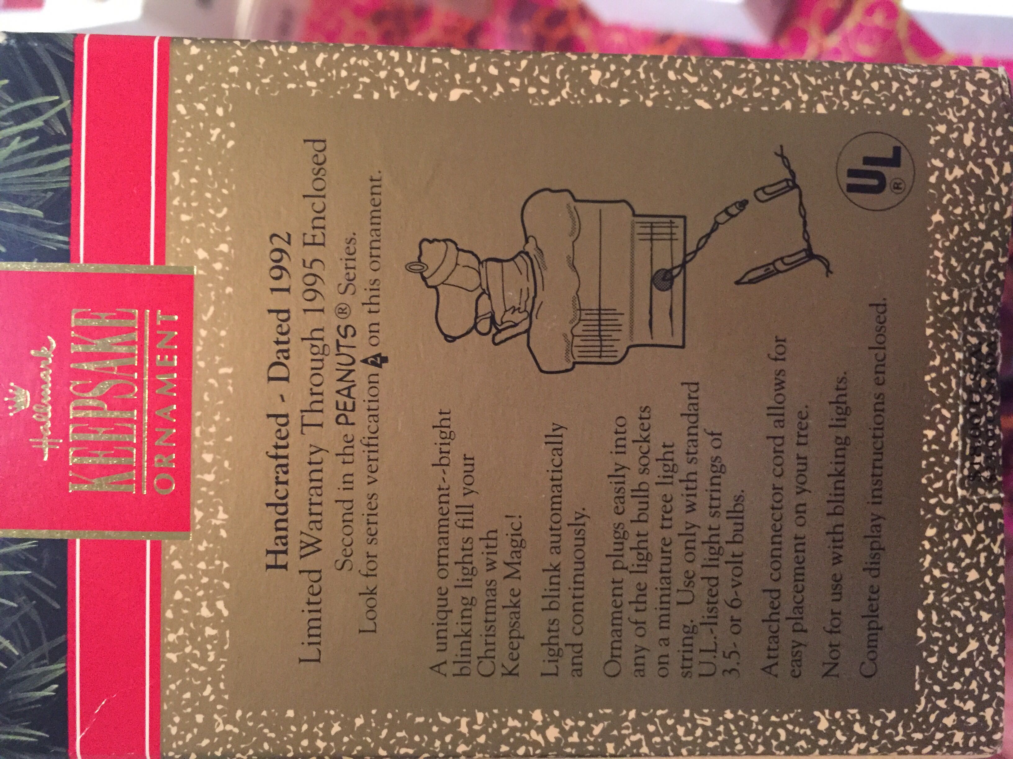 Peanuts 1992 Collectors Series - Peanuts #2 (Snoopy, Woodstock, Christmas) ornament collectible [Barcode 070000027536] - Main Image 2