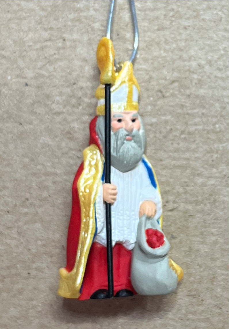 Miniature Centuries Of Santa #4 (1997) - Centuries Of Santa Miniatures (Santa, Mini) ornament collectible [Barcode 015012375206] - Main Image 3