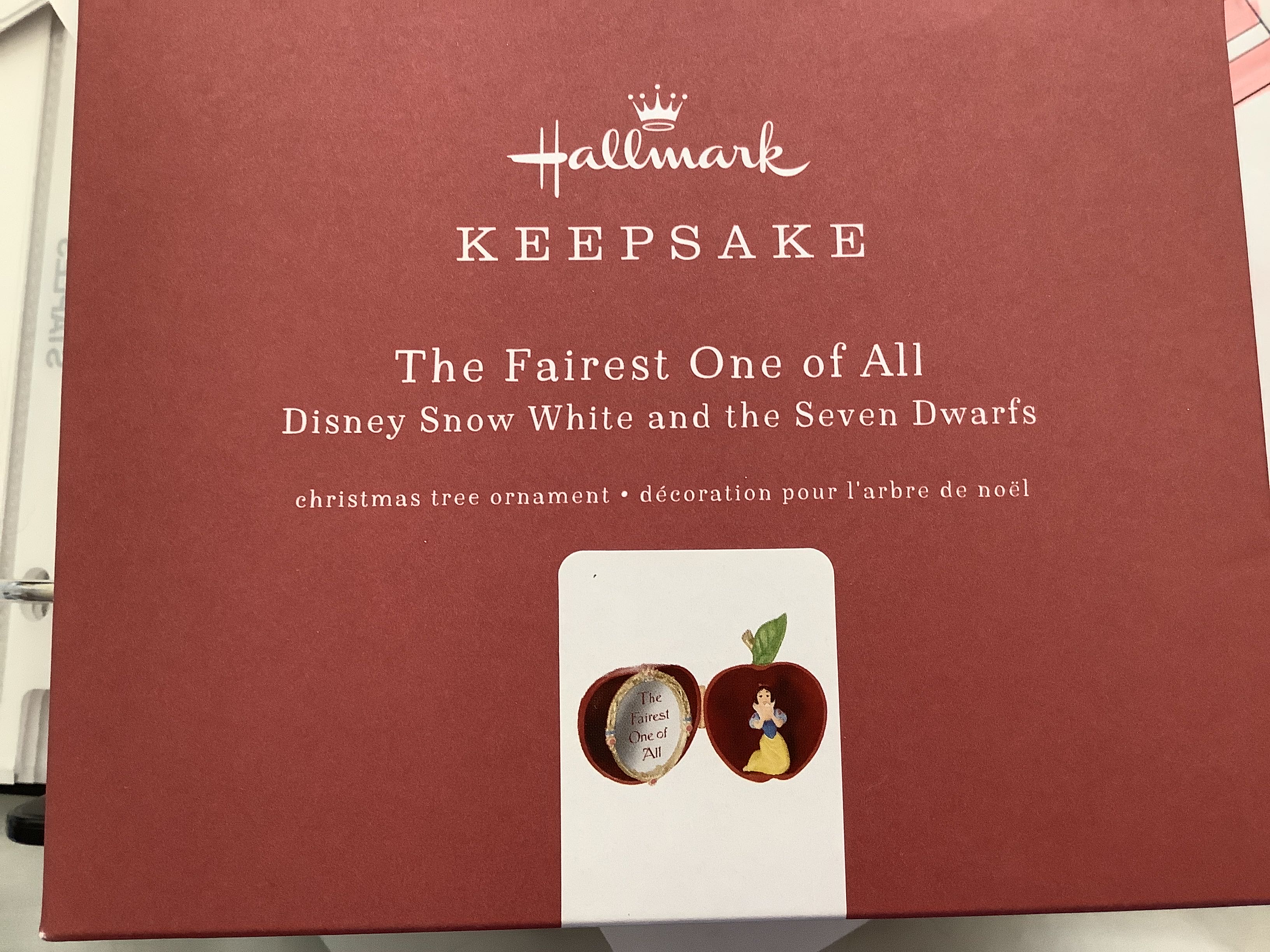 The Fairest One of All - Disney (Snow White And The Seven Dwarfs) ornament collectible [Barcode 763795399611] - Main Image 1