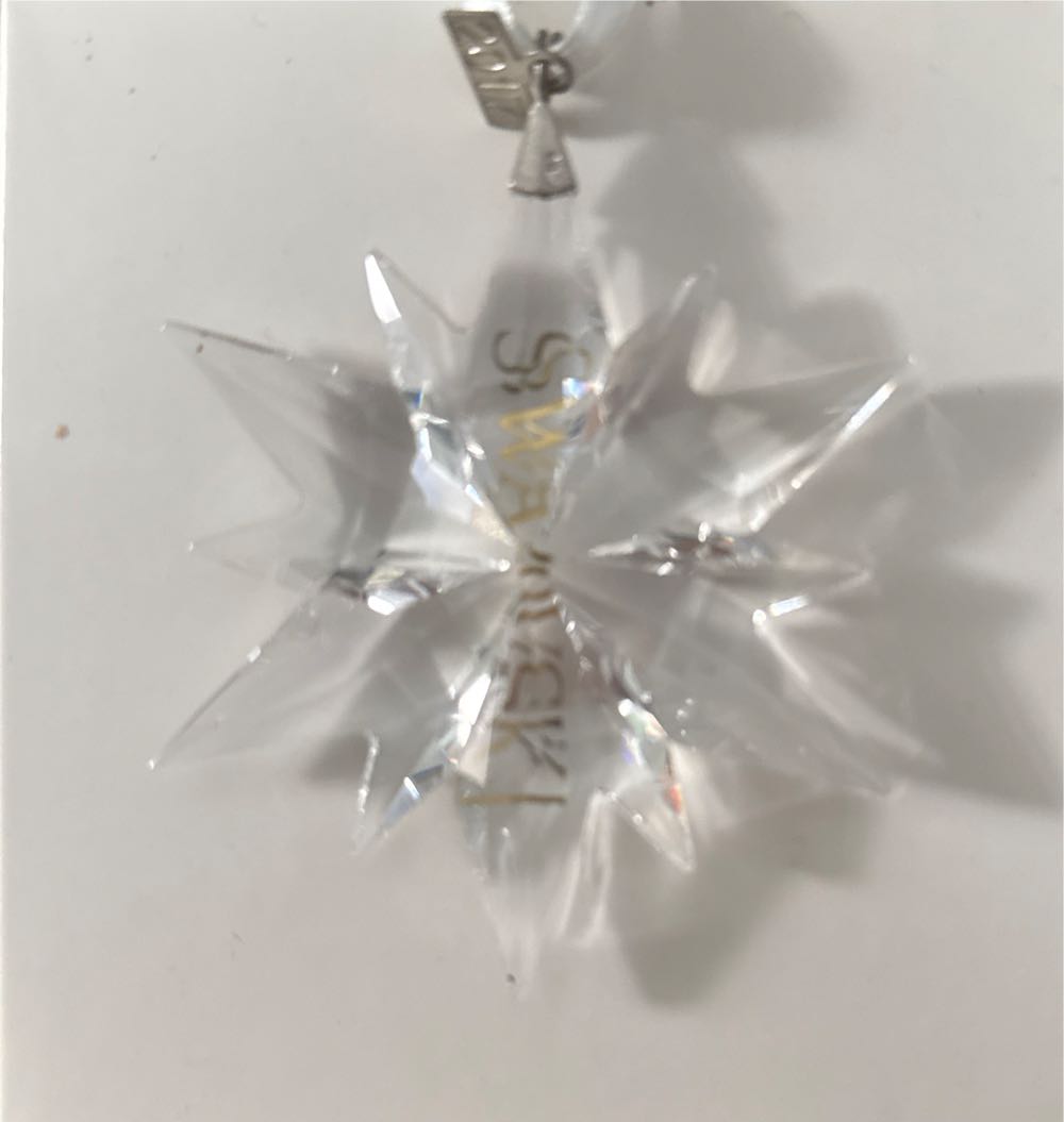 Swarovski SCS Christmas Ornament 2017 - SCS Annual Edition Ornament (Snowflake) ornament collectible [Barcode 768549413353] - Main Image 2