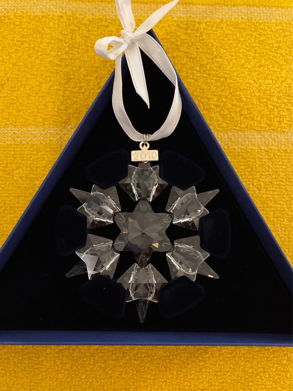 Swarovski Christmas Ornament 2010 - Swarovski Ornament (Large Clear Annual) ornament collectible [Barcode 768549339844] - Main Image 2