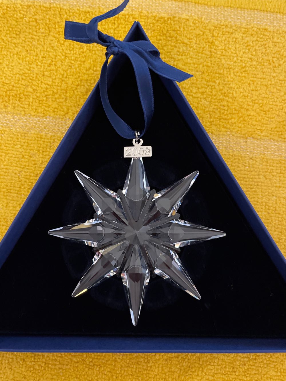 Swarovski 2009 Annual Ornament - Annual (Snowflake Yearly Ornament) ornament collectible [Barcode 768549235092] - Main Image 2