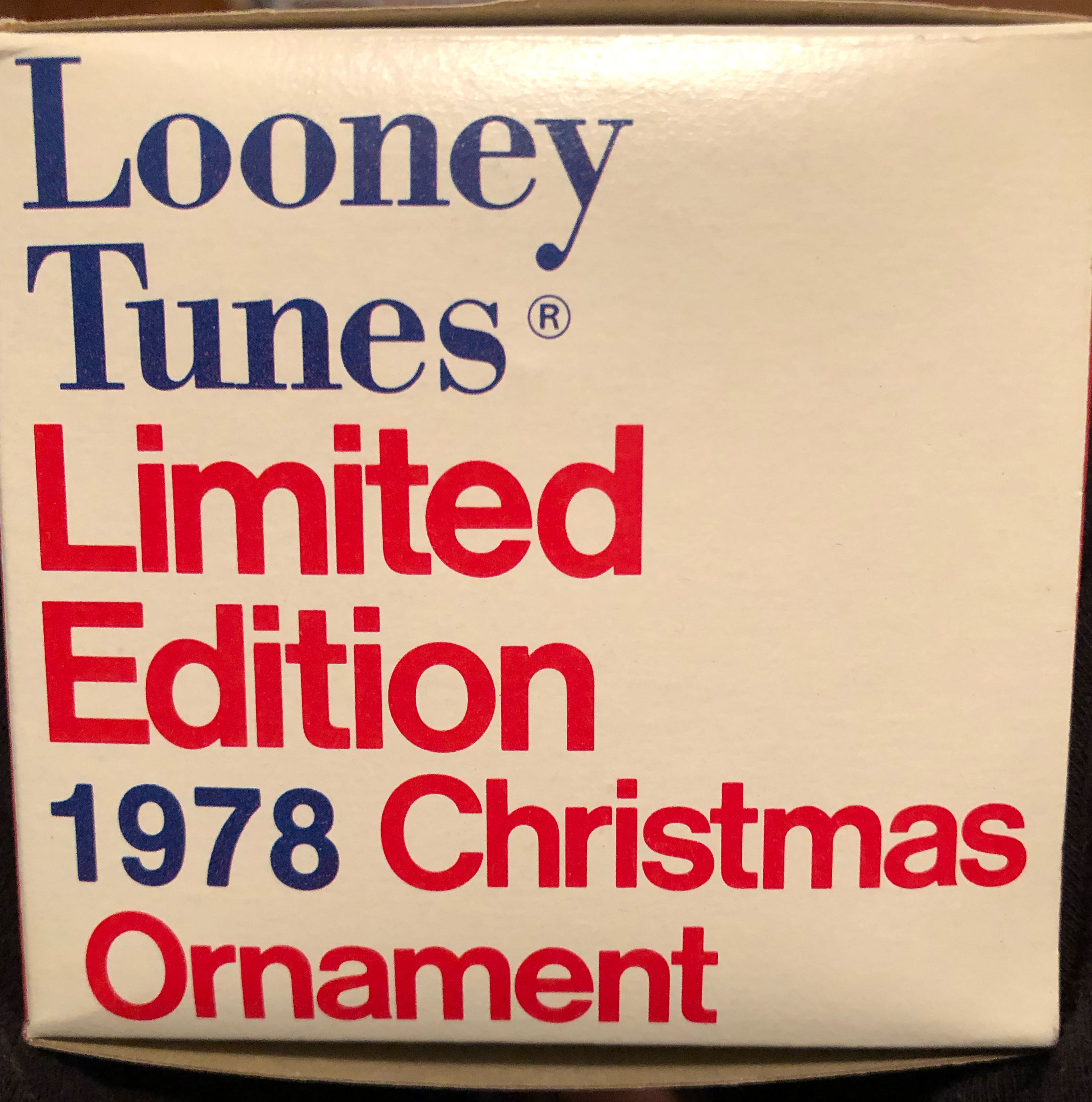 Looney Tunes Ball  (Looney Tunes) ornament collectible - Main Image 2