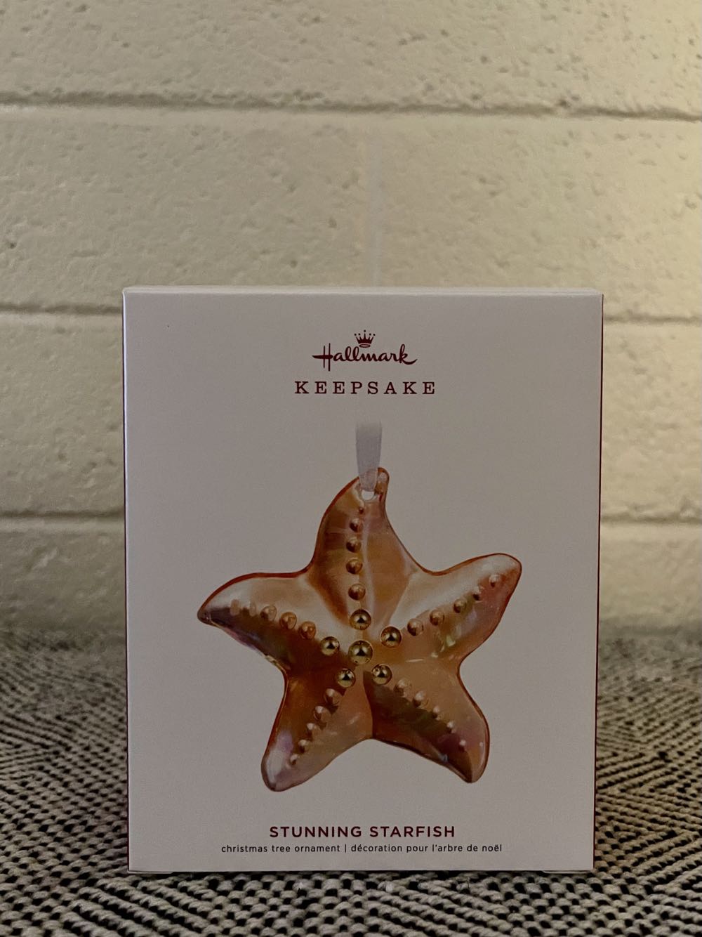 Hallmark Keepsake. Summer. 2019. Stunning Star. Sculpted By Debra Nielsen. - Stunning Starfish (Beach) ornament collectible [Barcode 763795463589] - Main Image 2