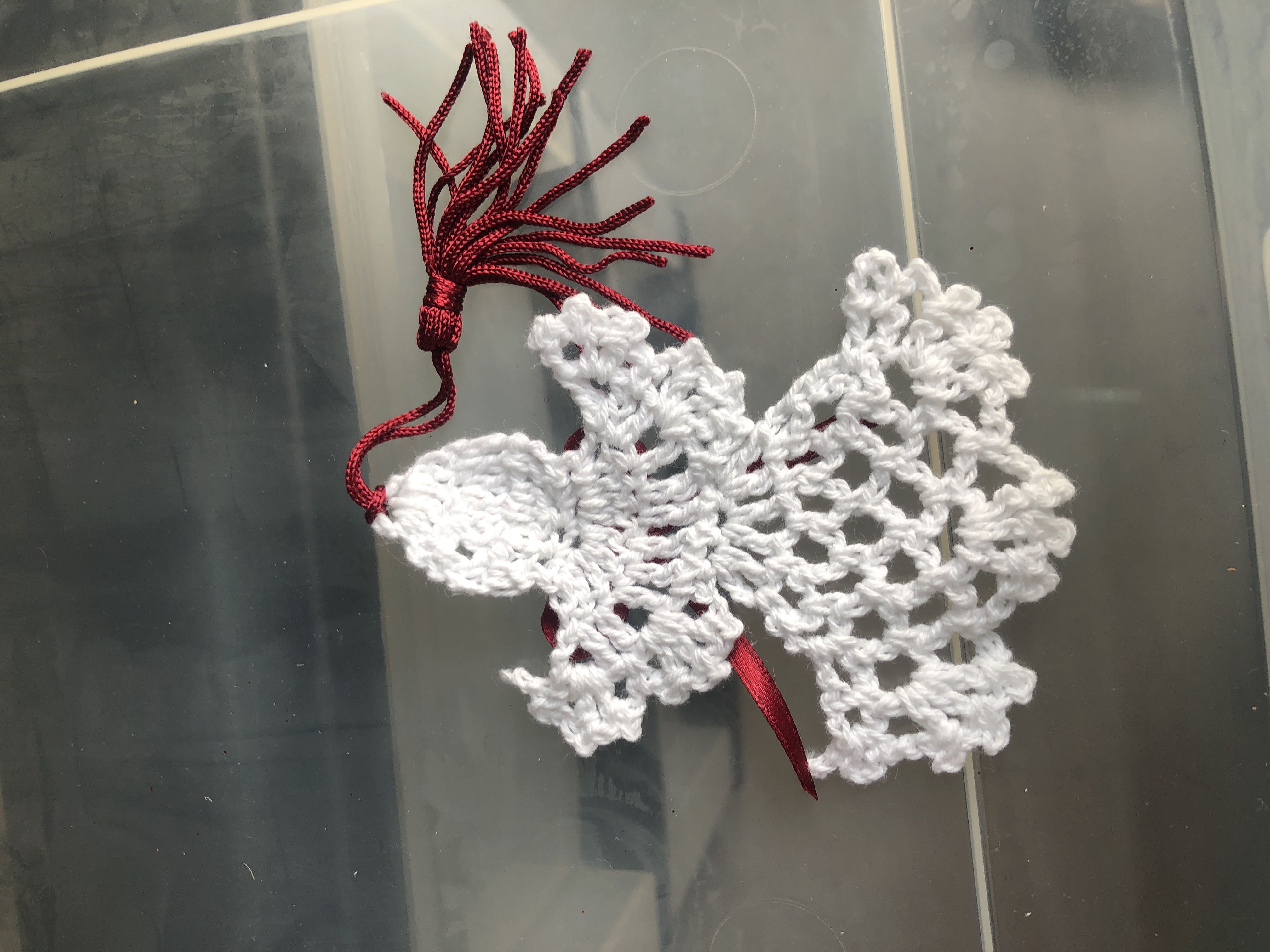 Medium White Egg With Gold Glitter And Holly