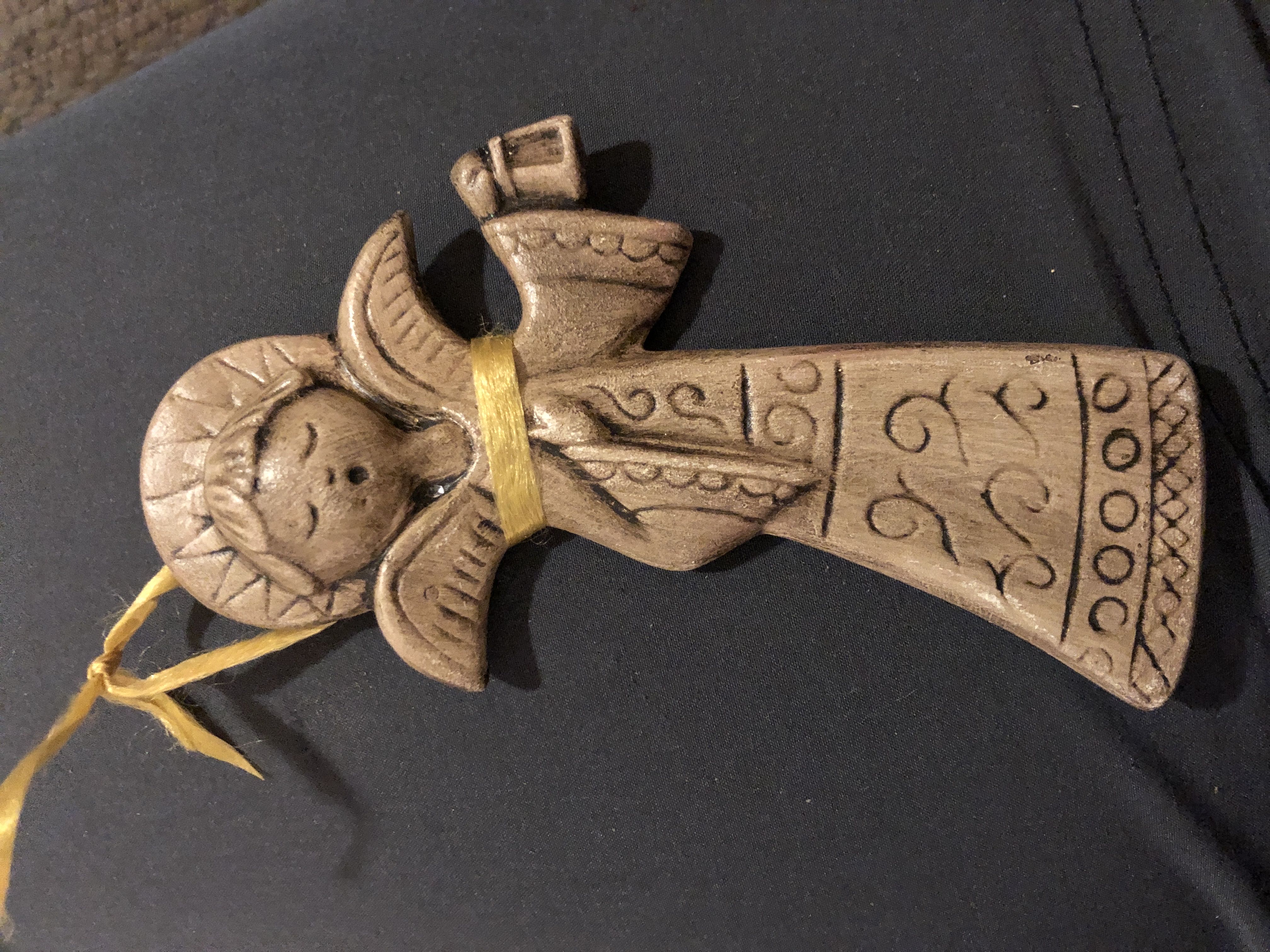 Inge Black Pointed Oblong With Gold Webbing