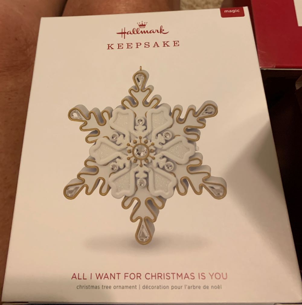 Sciam Red Translucent Ball With gold stars