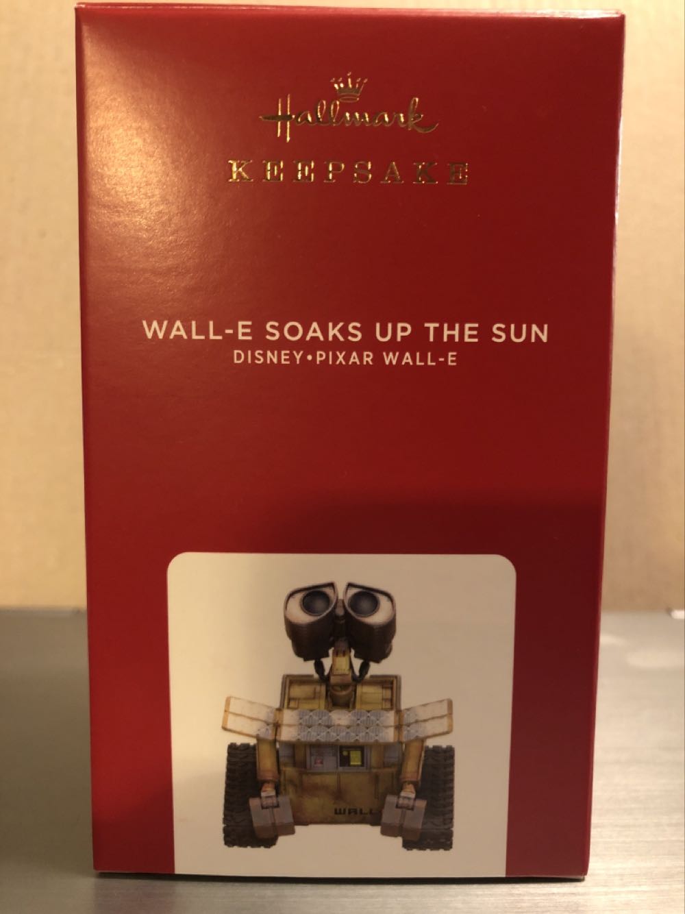 Wall-E Soaks Up The Sun (Disney) - Disney Pixar Wall-E (Disney Pixar Wall-E) ornament collectible [Barcode 763795598410] - Main Image 1
