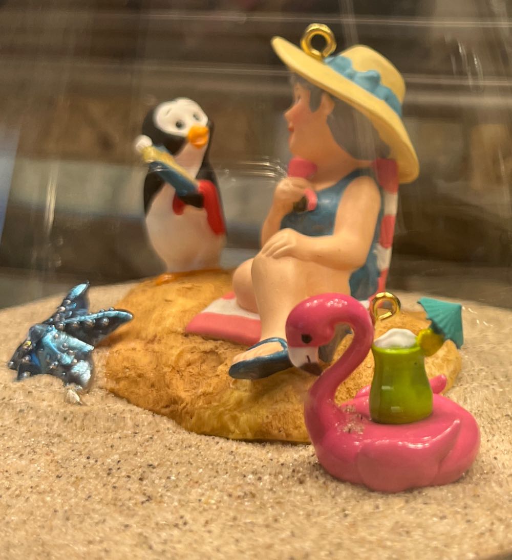 Flamingo Floatie - Drinks (Miniature) ornament collectible [Barcode 763795598540] - Main Image 4