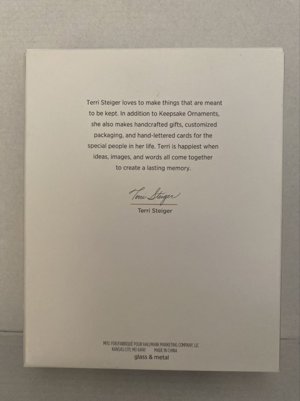 Beautiful Mom - Glass and Metal ornament collectible [Barcode 763795395460] - Main Image 2