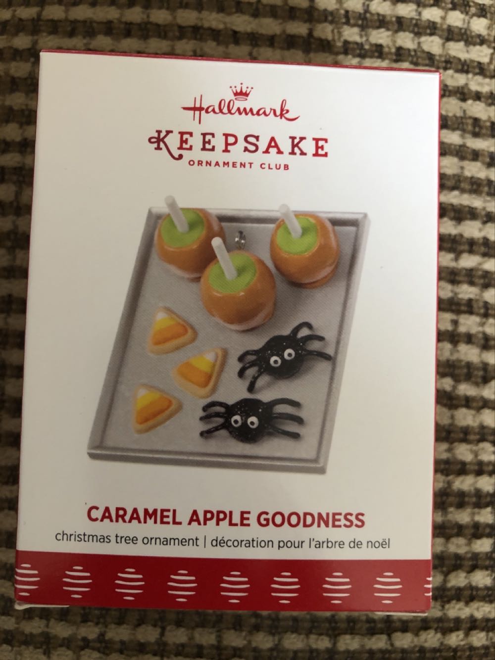 Hallmark Keepsake. Halloween . Season’s Treating Series. 2017. Caramel Apple Goodness. Event Exclusive. Sculpted By Sharon Visker. - Season’s Treatings (Caramel Apple Goodness) ornament collectible - Main Image 2