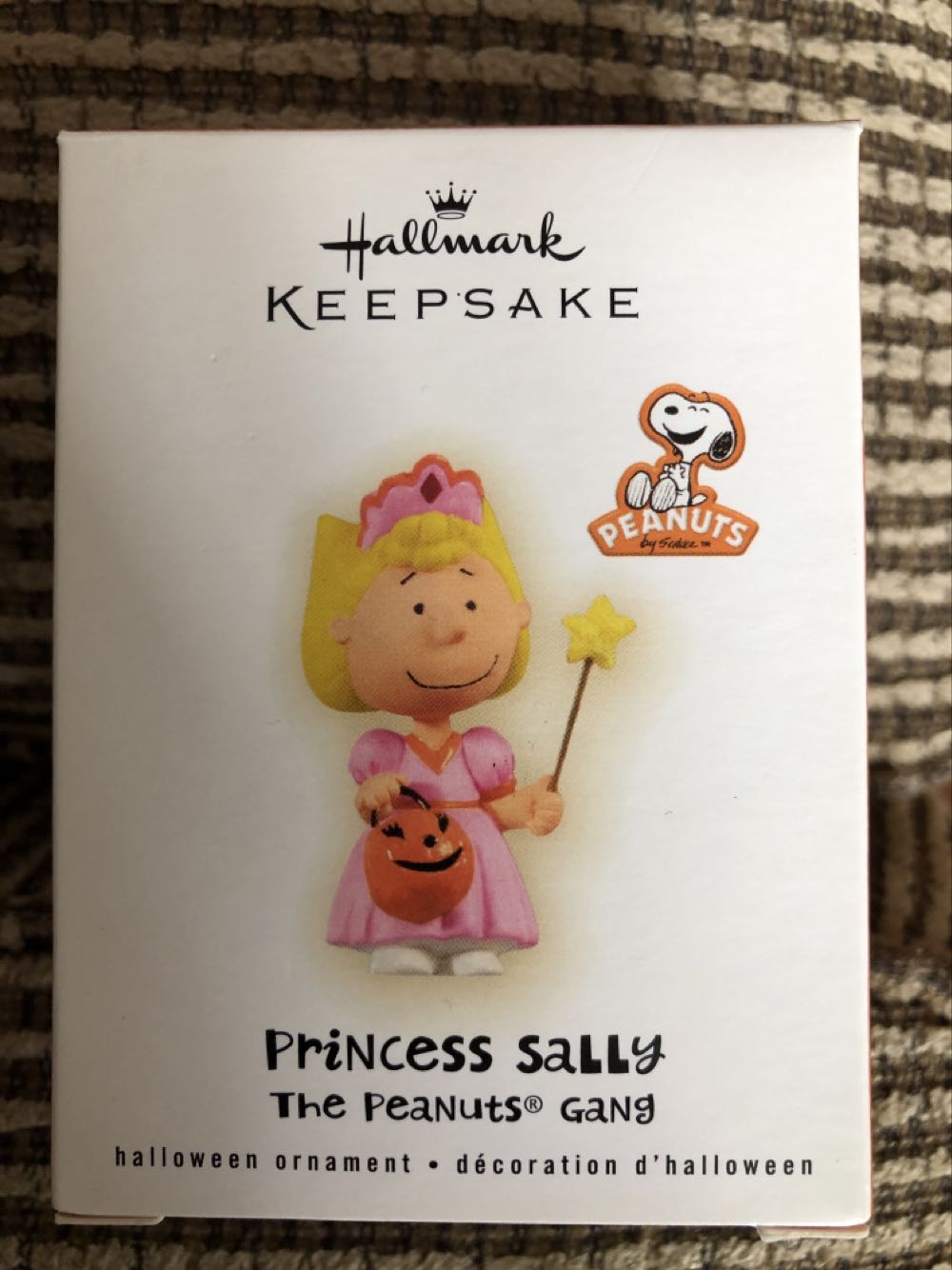 Princess Sally - The Peanuts Gang (Halloween - The Peanuts Gang) ornament collectible [Barcode 795902090760] - Main Image 1