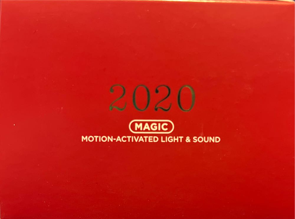 2020 Minion Peekbuster - Magic Sound & Light (Despicable Me) ornament collectible [Barcode 763795613281] - Main Image 3