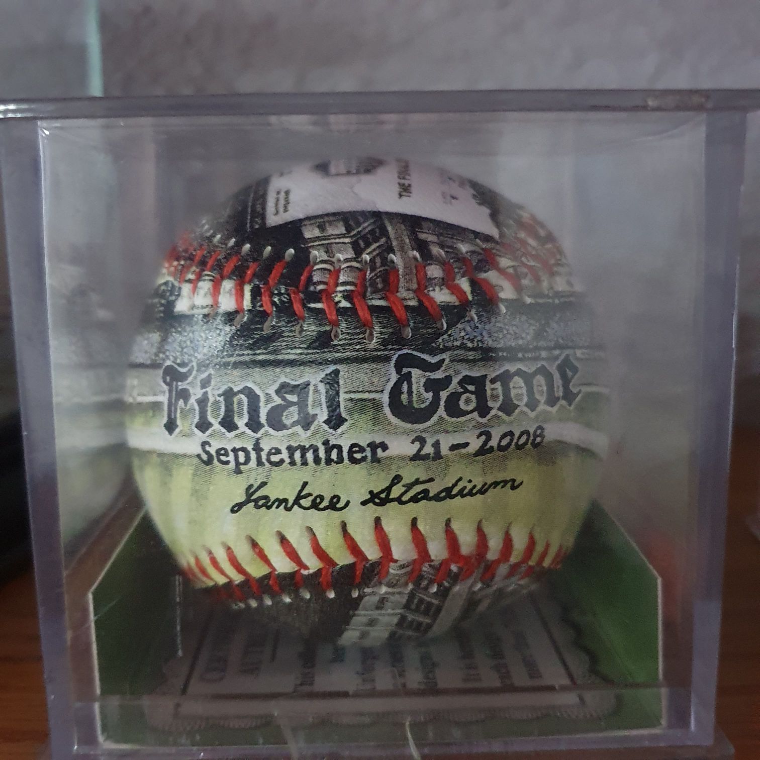 Pelota Último Juego En Yankee Stadium  (Autografiada) ornament collectible - Main Image 2