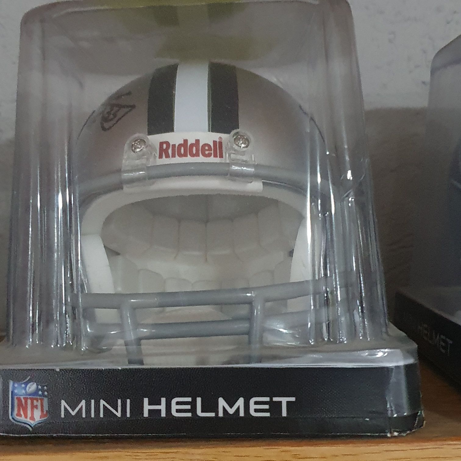 Casco Autografiado - Autografiada (Autografiada) ornament collectible - Main Image 2