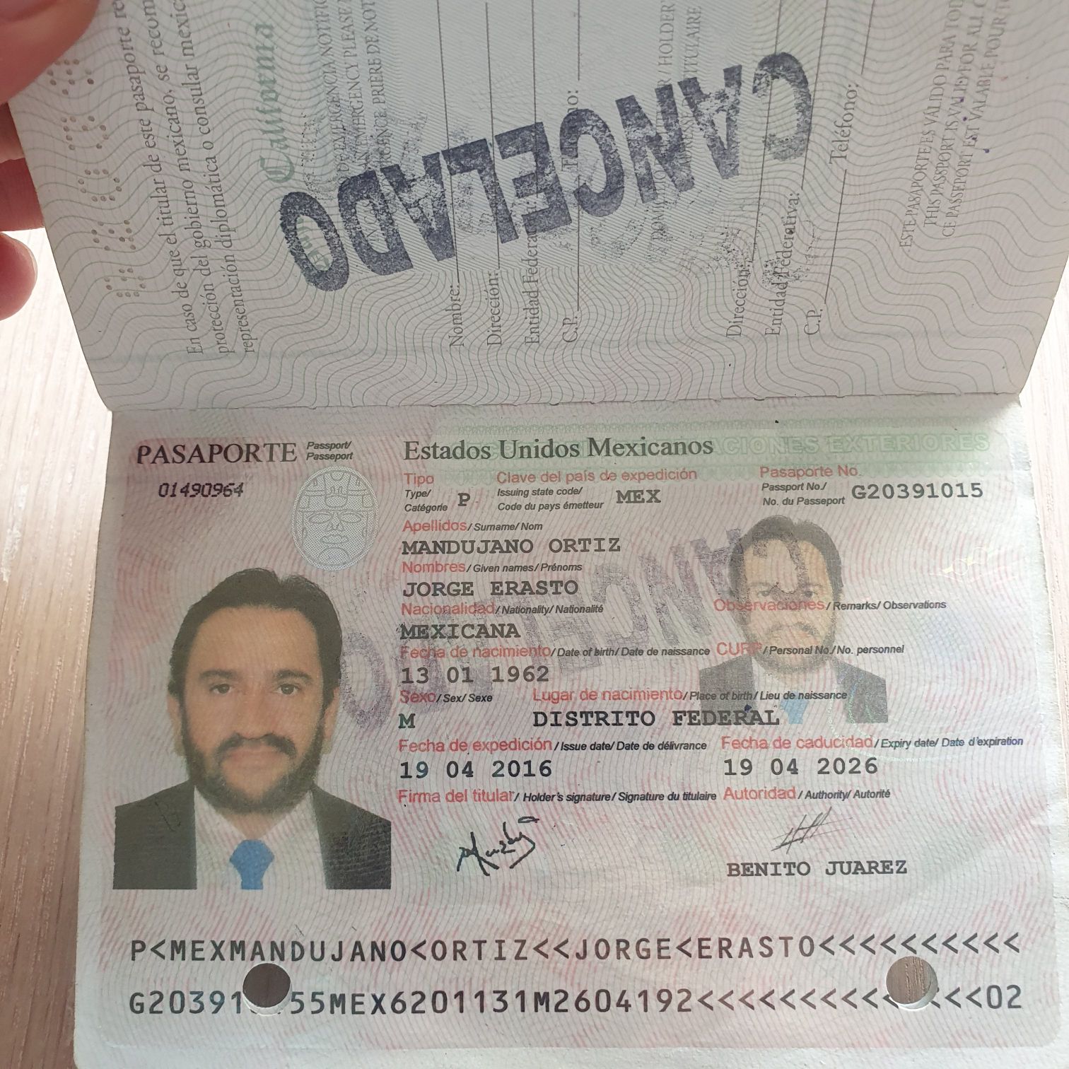 Pasaporte 2016-2026 - Jorge Mandujano Ortiz (Pasaporte 2016-2026) ornament collectible - Main Image 2