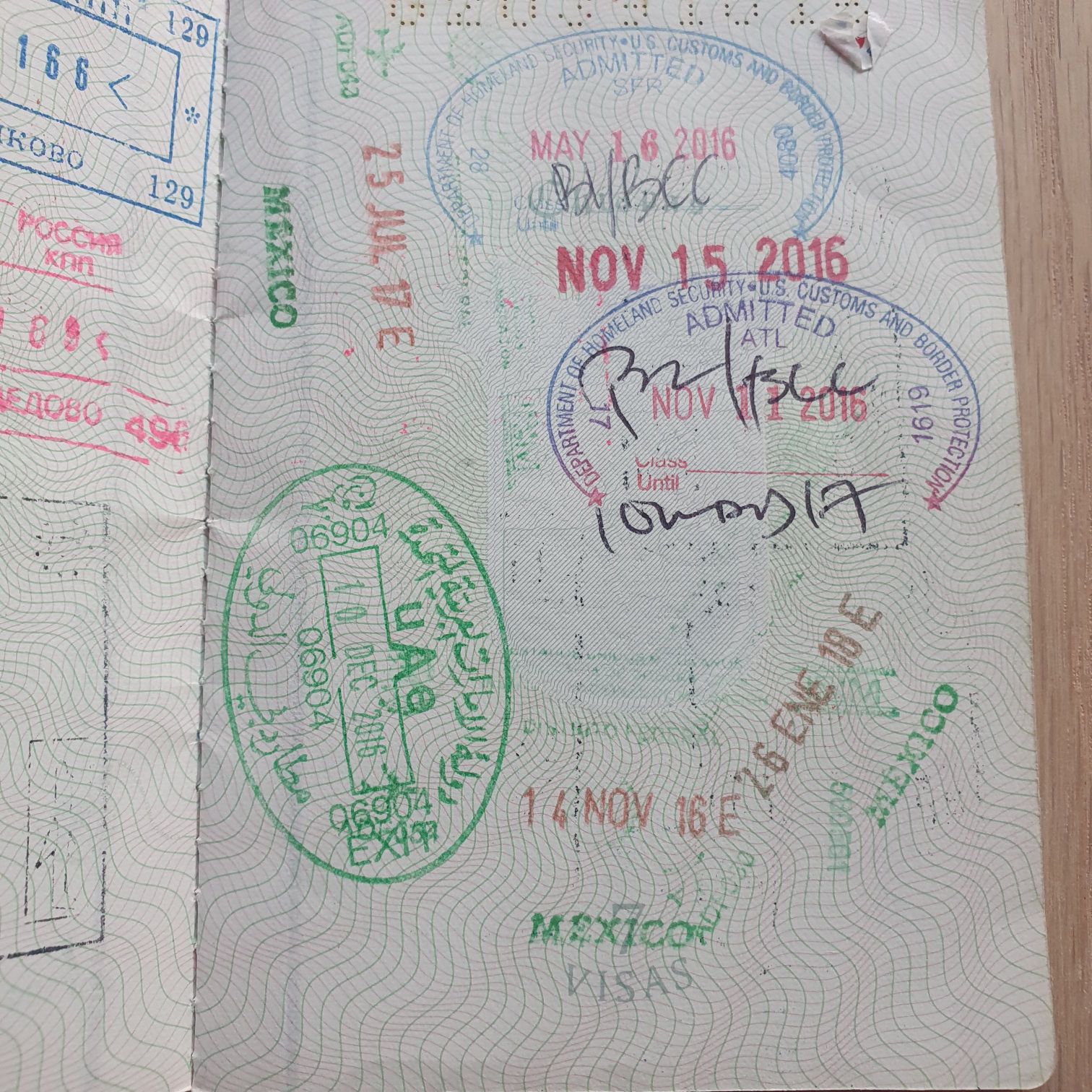 Visa 2016-2026 - Jorge Mandujano Ortiz (Pasaporte 2016-2026) ornament collectible - Main Image 2