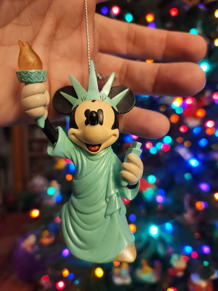 Minnie Liberty  (Disney) ornament collectible [Barcode 471645343485] - Main Image 2