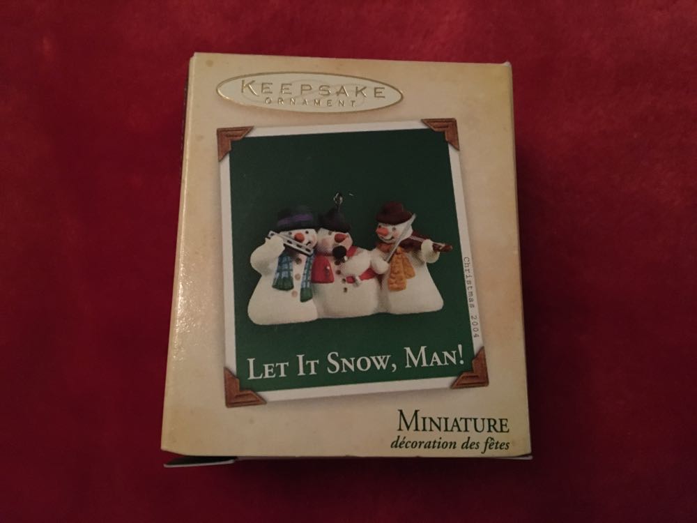 Medium Clear Ball With White Feather Inside