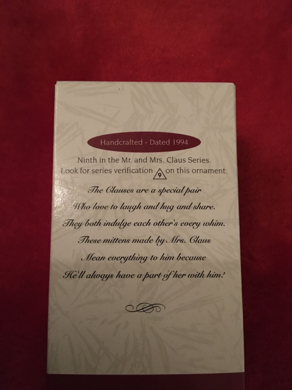 M&MC#9 A Handwarming Present - Mr. And Mrs. Claus (Mr. and Mrs. Claus) ornament collectible [Barcode 015012134155] - Main Image 2