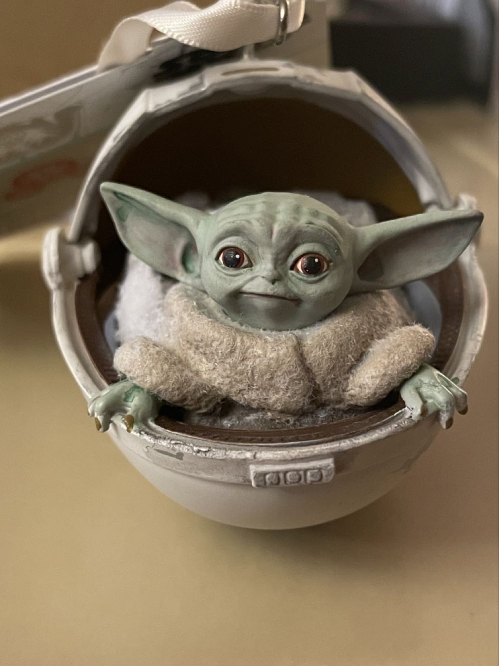 The Child - Star Wars: The Mandalorian (Star Wars) ornament collectible [Barcode 465060754384] - Main Image 2