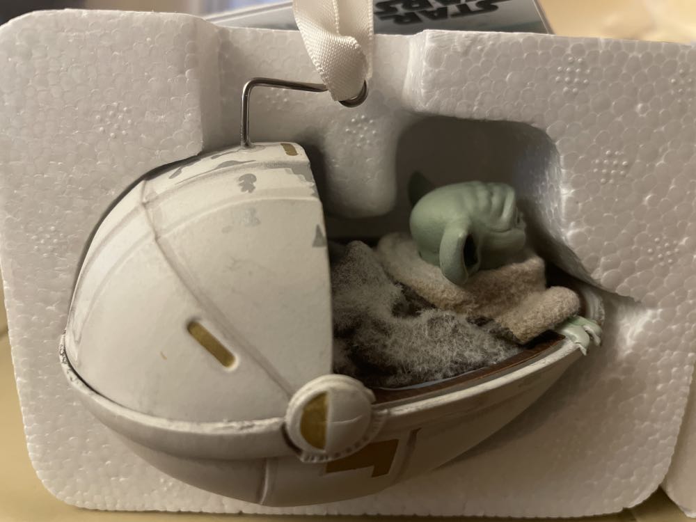 The Child - Star Wars: The Mandalorian (Star Wars) ornament collectible [Barcode 465060754384] - Main Image 3