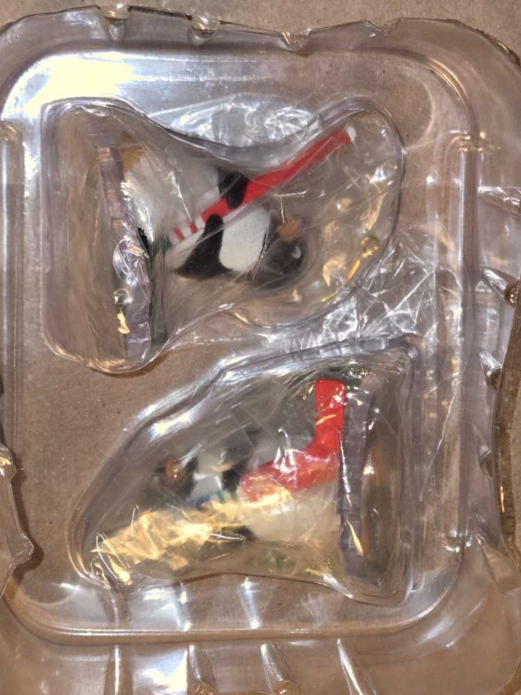 Goal Line Glory - Penguins (Penguins) ornament collectible [Barcode 015012362305] - Main Image 4